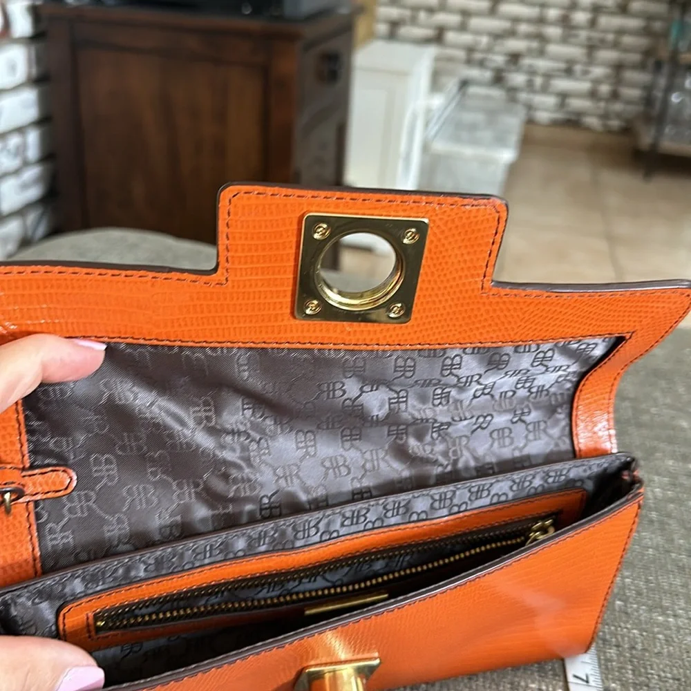 EUC Chic Banana Republic wristlet - Picture 3 of 8